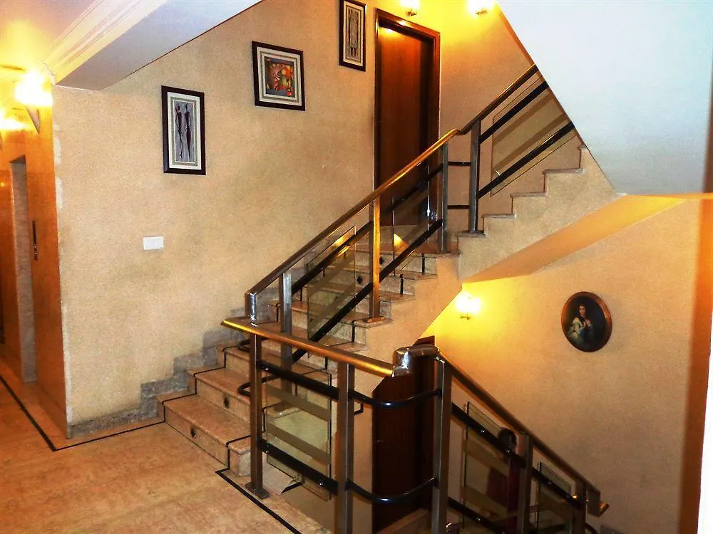 Hotel Singh Sahib Delhi