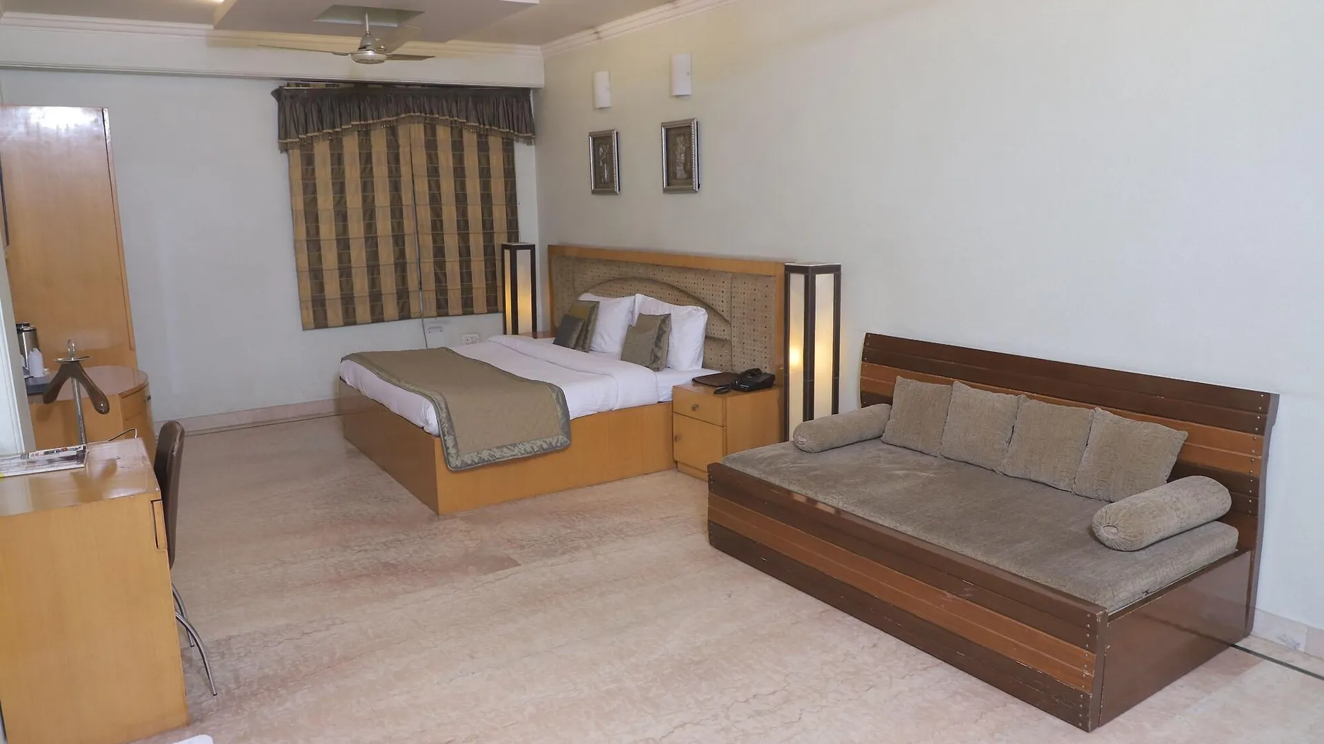 Hotel Singh Sahib Delhi