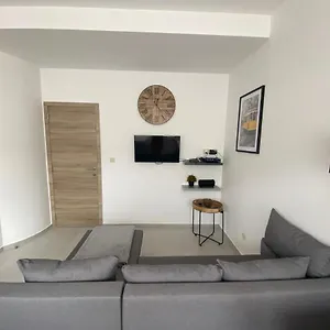 https://superbe-petite-appartement-lumineux-bien-decore-avec.hotelsghent.com