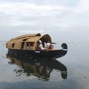 https://soma-house-boat.kerala-hotels.net